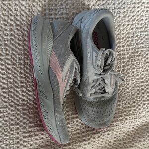 Brooks Women's Gray Running Shoes aredaline GTS.  Size 7